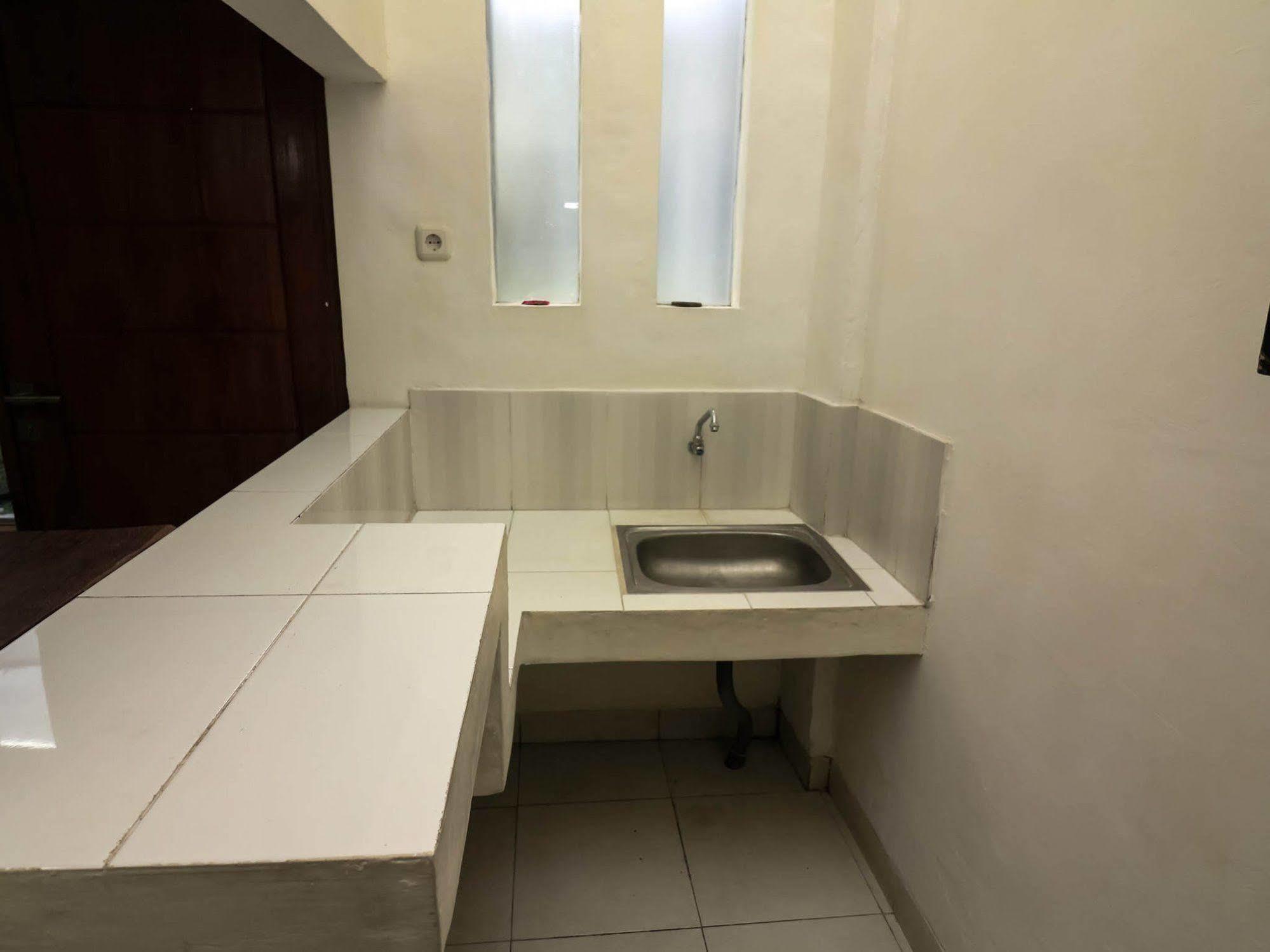 Super Oyo 91495 Hotel Indah Residence Denpasar Exteriör bild