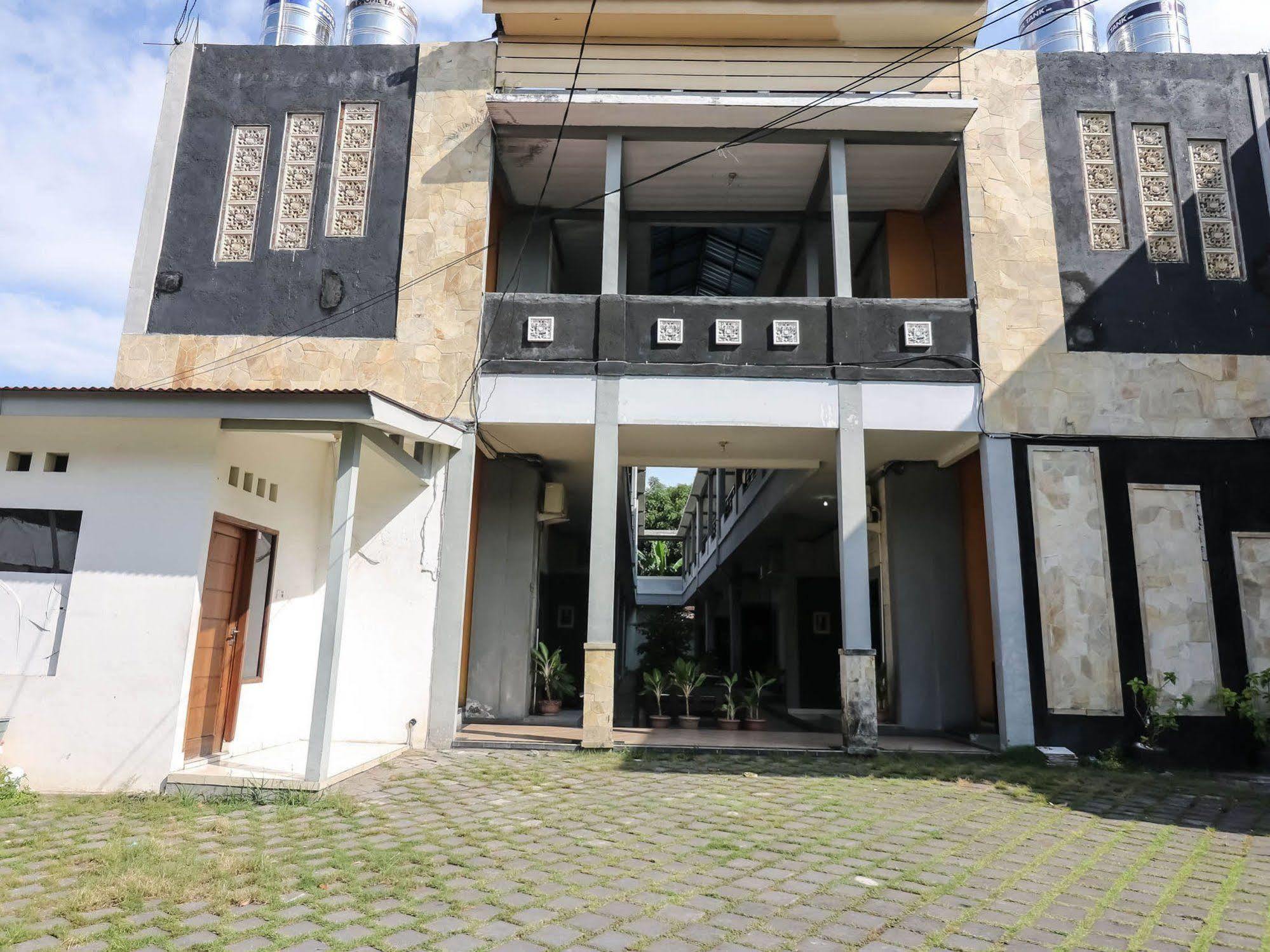 Super Oyo 91495 Hotel Indah Residence Denpasar Exteriör bild