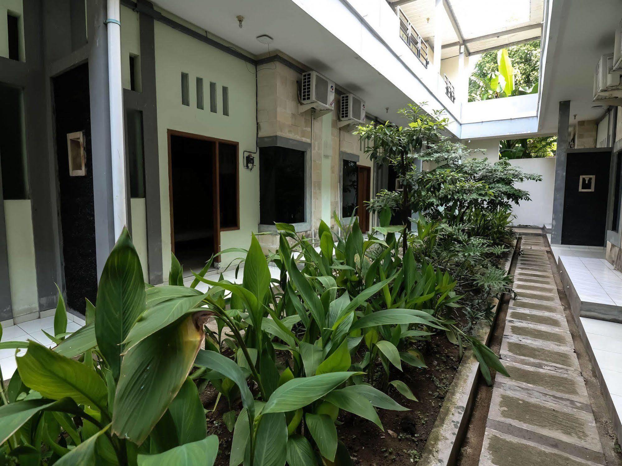 Super Oyo 91495 Hotel Indah Residence Denpasar Exteriör bild